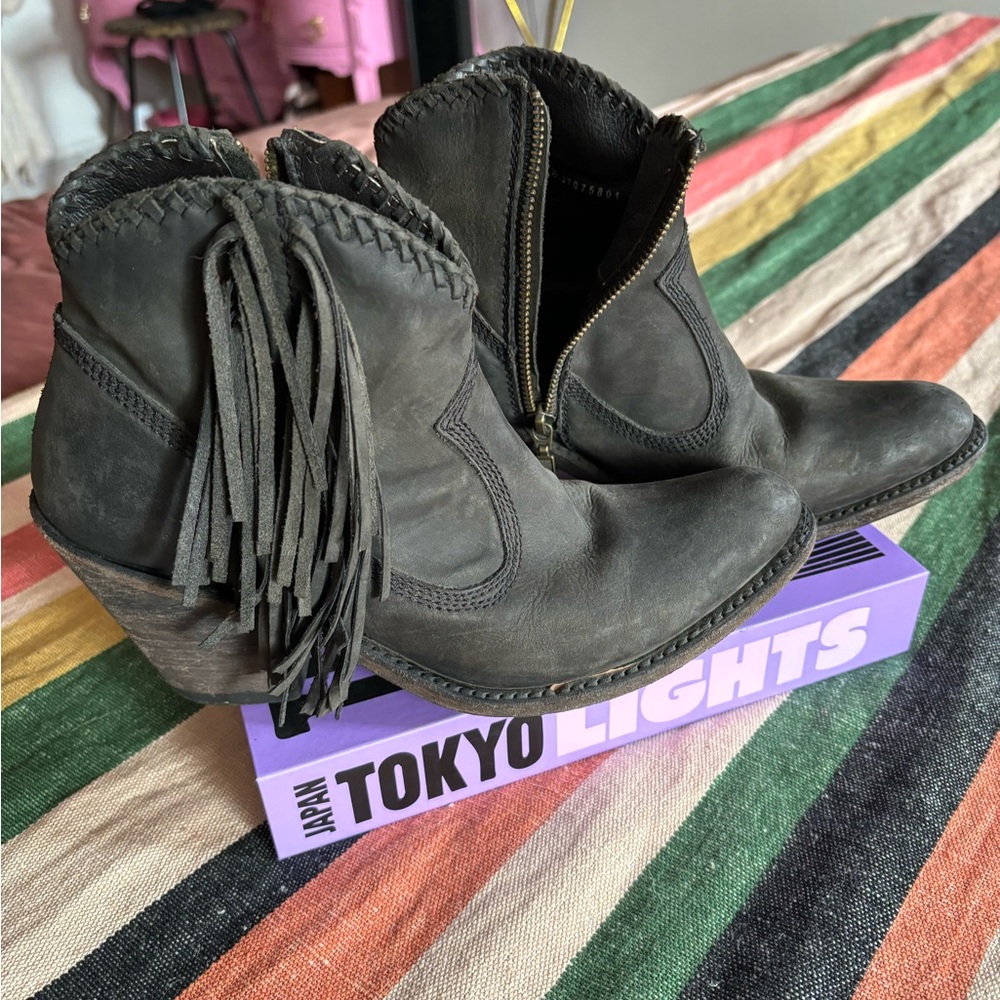 🚚🚚MOVING SALE!🚚💨 Liberty Black Boots